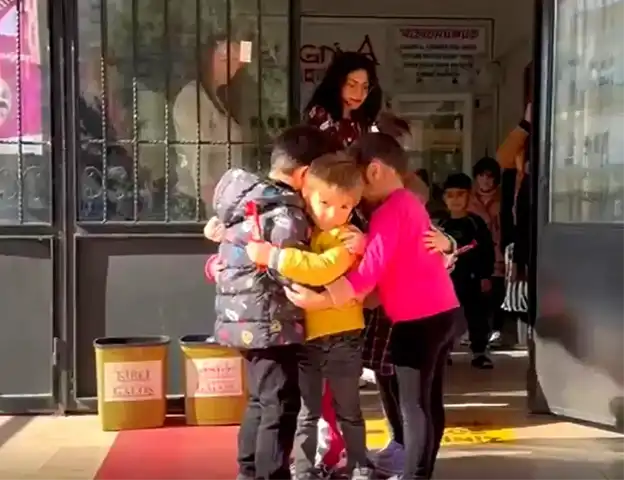 Suriyeli İkizlerin Gaziantep Vedası