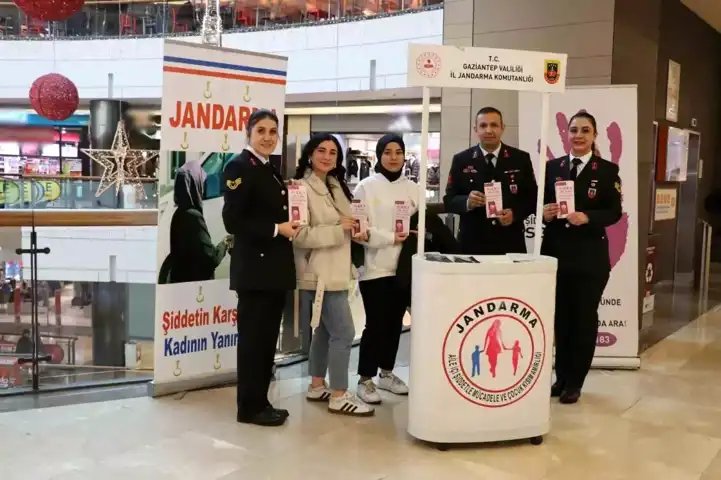 Şiddete Karşı Mücadele Stantı Kuruldu