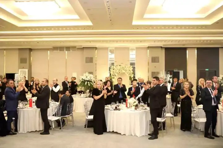 Öğretmenler Günü Balosu ile Kutlama